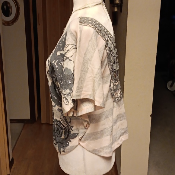 FRESH BREWED PINK AND GRAY STRIPED FLORAL GLITTER TOP - Picture 5 of 6